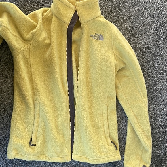 Yellow north face fleece zipper pull missing size medium - Picture 7 of 7